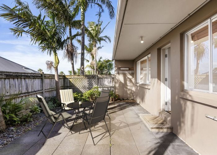  at 4/28 William Bond Street, Stanley Bay, North Shore City, Auckland