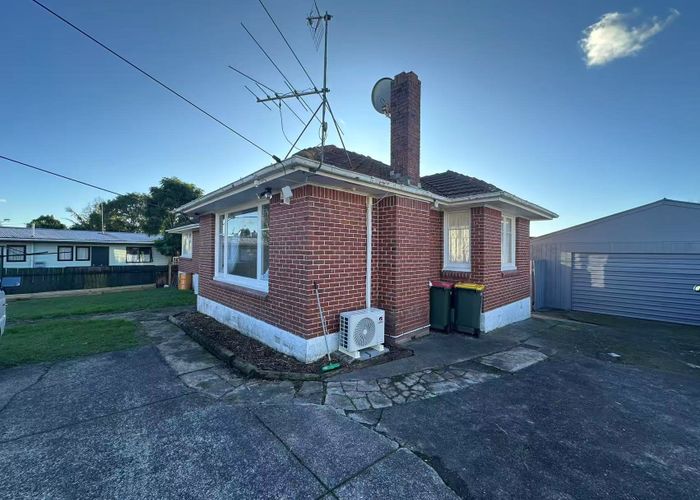  at Larnoch Road, Henderson, Waitakere City, Auckland