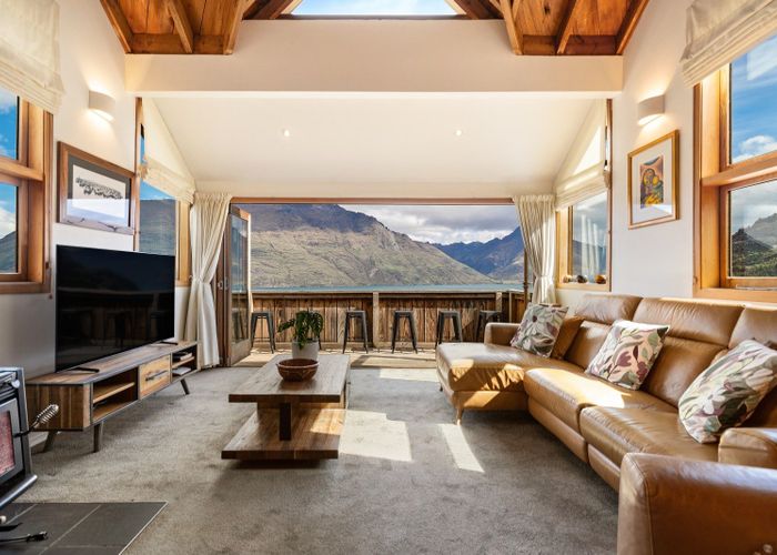  at 9 McKerrow Place, Sunshine Bay, Queenstown