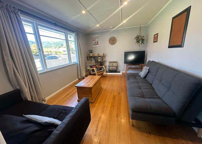  at 10 Pinehaven Road, Pinehaven, Upper Hutt, Wellington