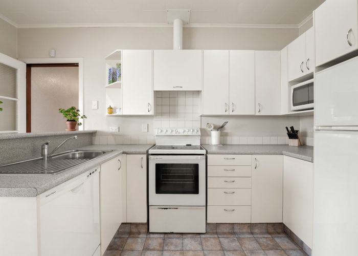  at 6 Huia Street, Saint Leonards, Dunedin