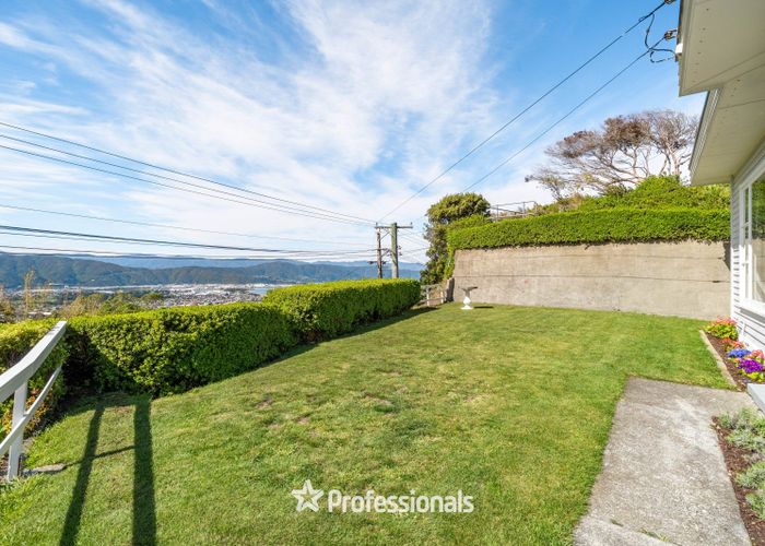  at 17 Maungaraki Road, Korokoro, Lower Hutt, Wellington