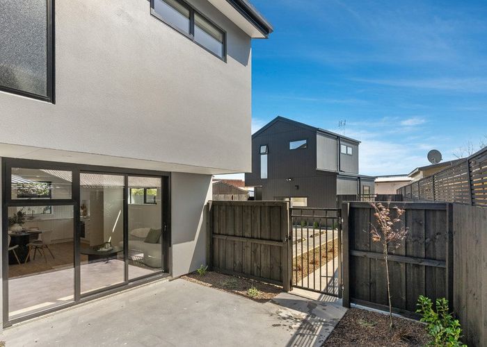 at 1-4/15 Feilding Street, Addington, Christchurch City, Canterbury