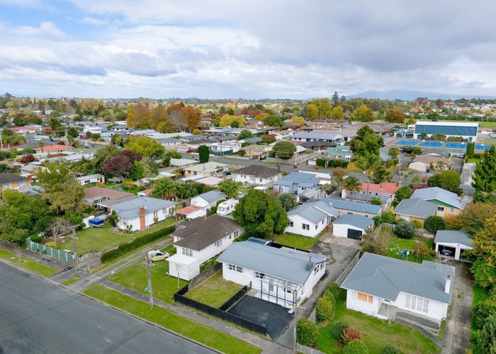 at 19 Dalesford Street, Silverdale, Hamilton