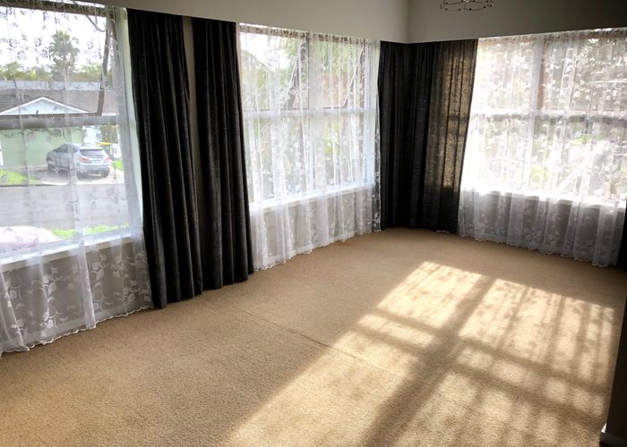 at 1/27 Corunna Road, Milford, Auckland