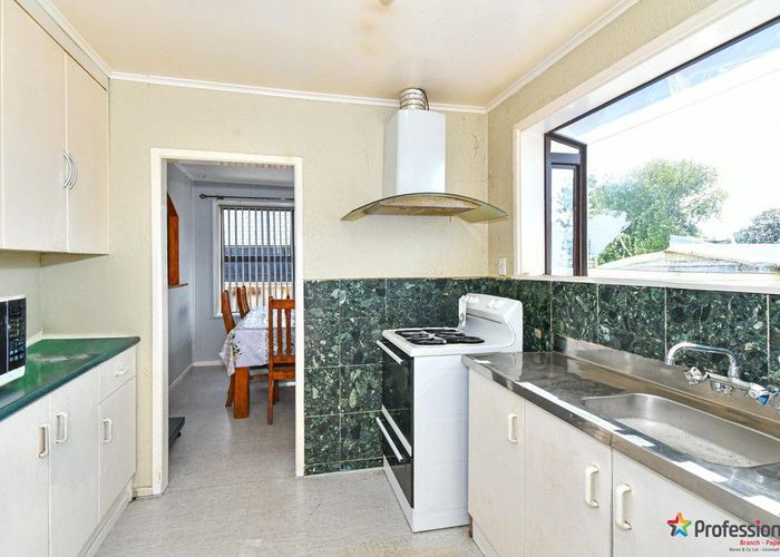  at 14 Kemble Close, Mangere, Manukau City, Auckland