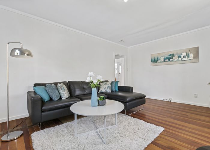  at 4 Waddell Avenue, Point England, Auckland