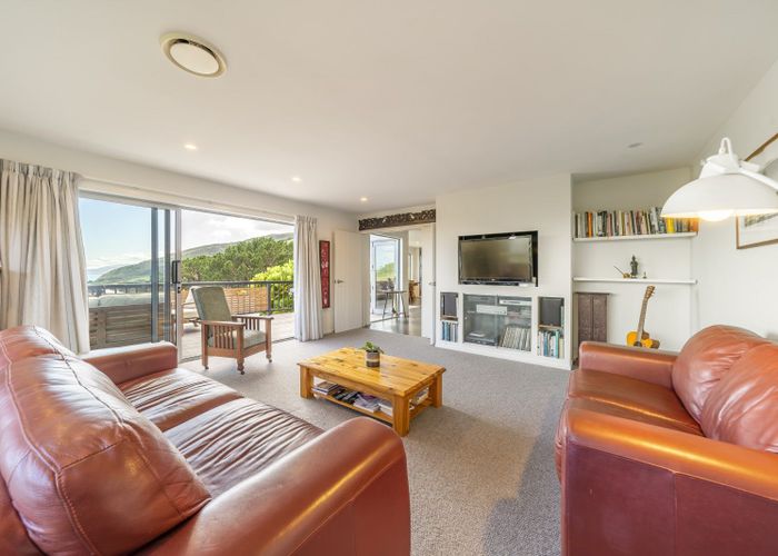 at 86 Muri RD, PUKERUA BAY, PORIRUA