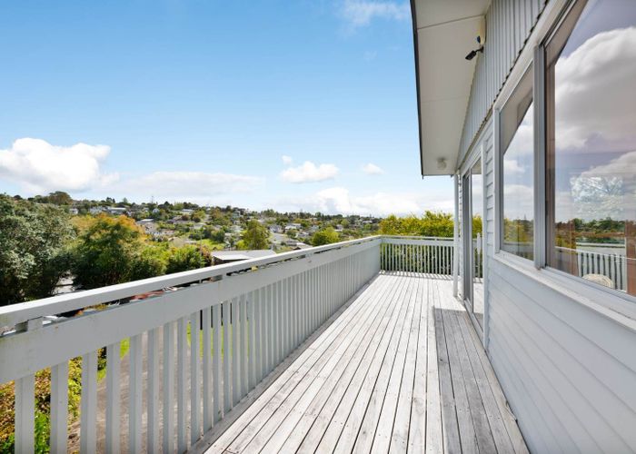  at 28 North East Drive, Northcross, North Shore City, Auckland