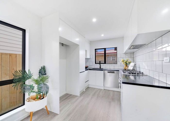  at 115b Russell Road, Manurewa, Manukau City, Auckland