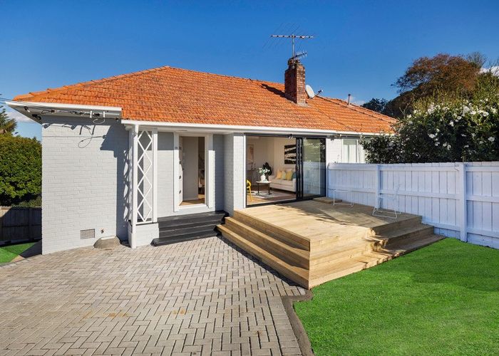  at 44 Waiohua Road, Greenlane, Auckland City, Auckland