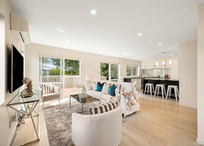  at 2/12 Tonar Street, Northcote, Auckland