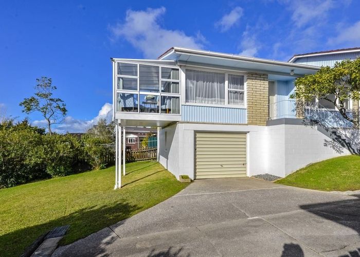  at 2/12 Downing Street, Glenfield, Auckland