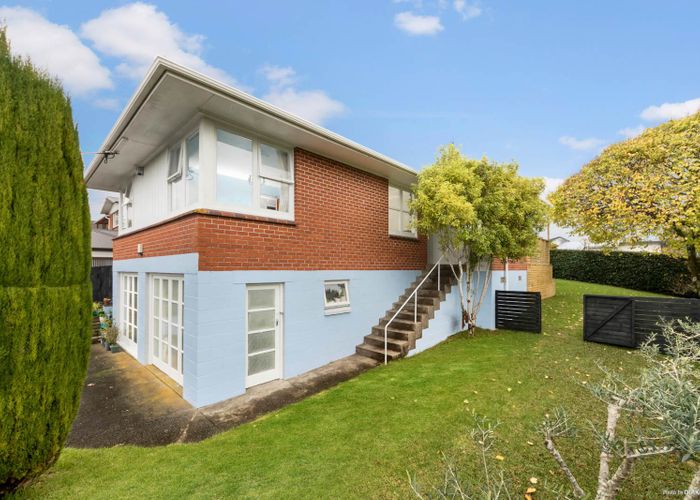  at 15 Kelston Street, New Lynn, Auckland