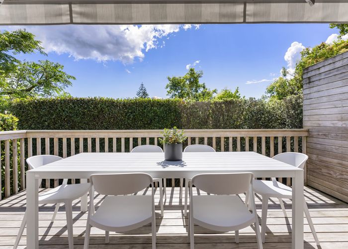 at 2/140 Forrest Hill Road, Forrest Hill, Auckland
