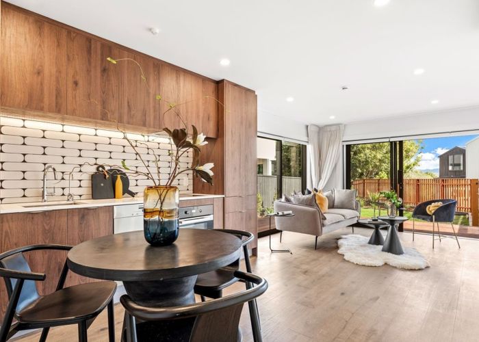  at 8/98-100 Walker Road, Point Chevalier, Auckland City, Auckland