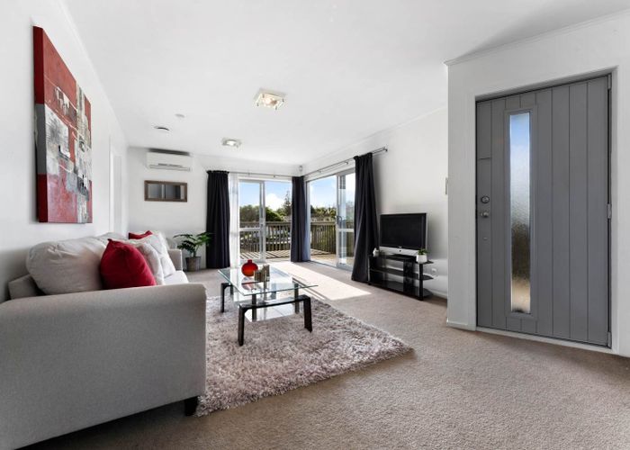  at 2 Longreach Drive, Sunnyvale, Waitakere City, Auckland