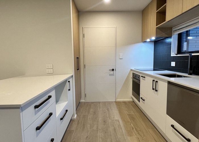  at 2/11 Spring Grove Street, Spreydon, Christchurch City, Canterbury