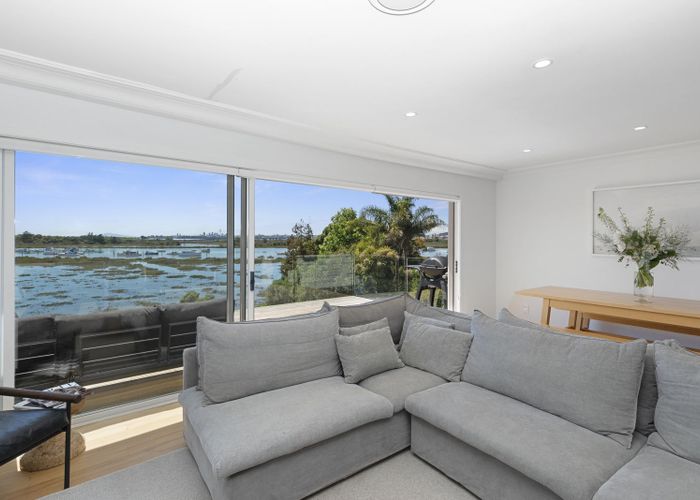  at 106 Tiroroa Avenue, Te Atatu South, Auckland