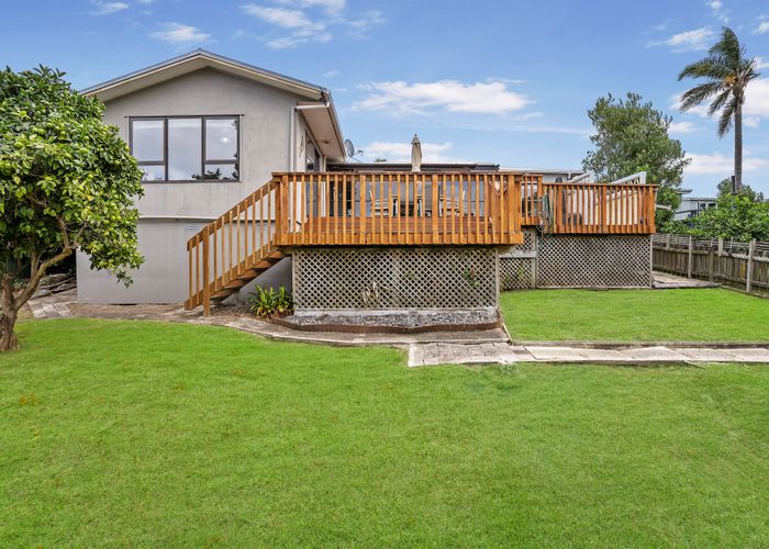  at 4 Lucas Place, Weymouth, Auckland