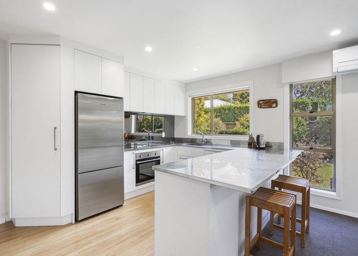  at 2/54 Heretaunga Square, Silverstream, Upper Hutt