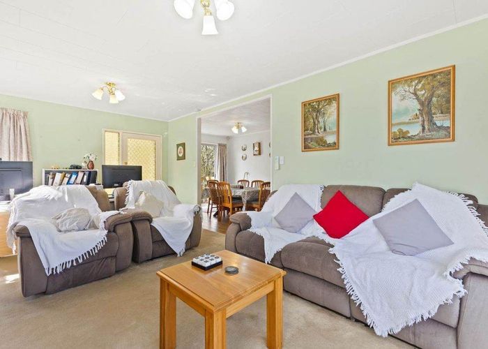  at 31 Mirrabooka Avenue, Botany Downs, Manukau City, Auckland