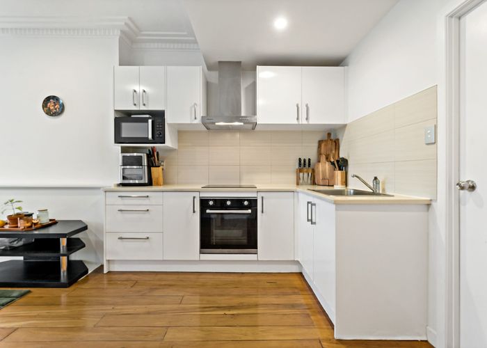  at 2/886 Dominion Road, Mount Eden, Auckland City, Auckland