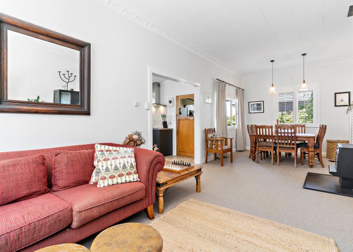  at 144 Kent Street, Carterton