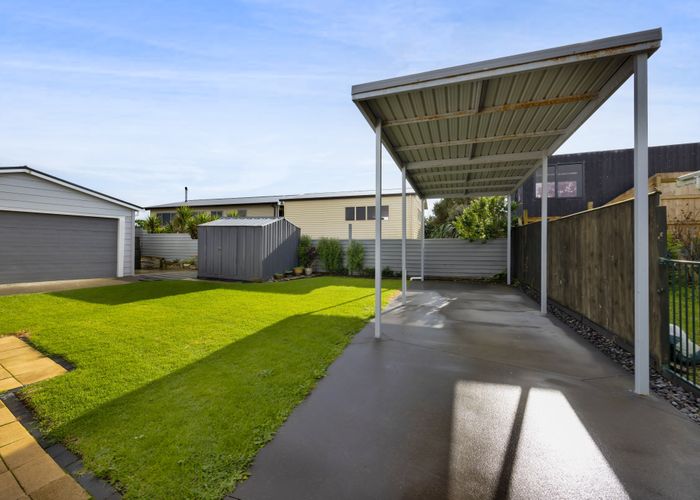  at 32 Okiwa Terrace, Waiinu Beach, Whanganui