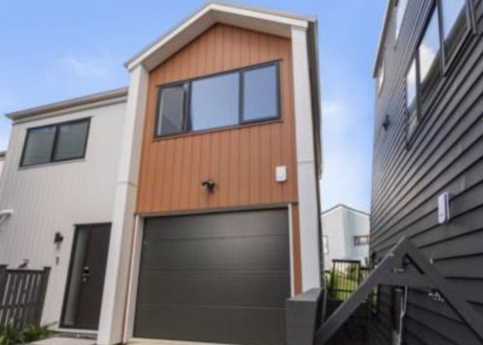  at 5/6 Woodhouse Place, West Harbour, Auckland