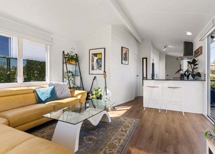  at 2/15 Adriatic Avenue, Henderson, Waitakere City, Auckland