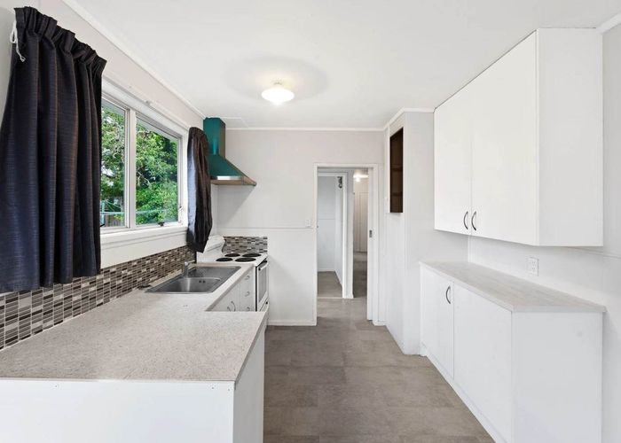  at 6 Smedley Street, Manurewa, Auckland