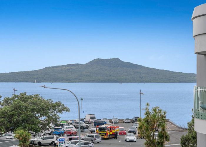  at 1B/5 The Promenade, Takapuna, North Shore City, Auckland