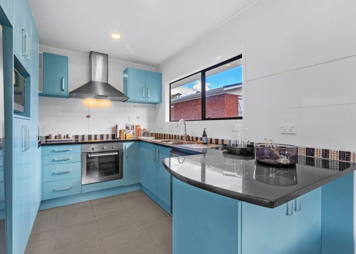  at 2/3 Ondine Place, Glenfield, North Shore City, Auckland