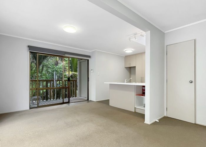  at 3/8 Park Hill Road, Birkenhead, North Shore City, Auckland