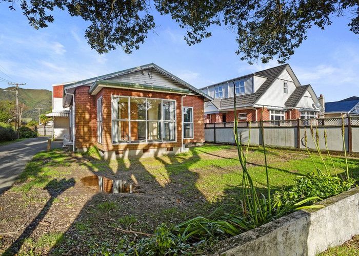  at 2/45 Cambridge Terrace, Waiwhetu, Lower Hutt, Wellington