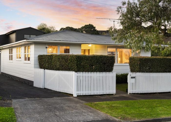  at 4 Esperance Road, Glendowie, Auckland