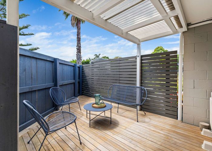  at 1/252 Meola Road, Point Chevalier, Auckland