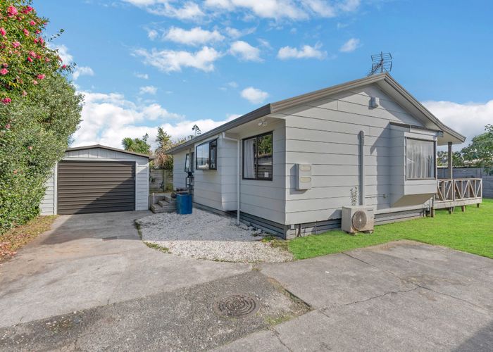  at 2/144 Old Wairoa Road, Papakura, Papakura, Auckland