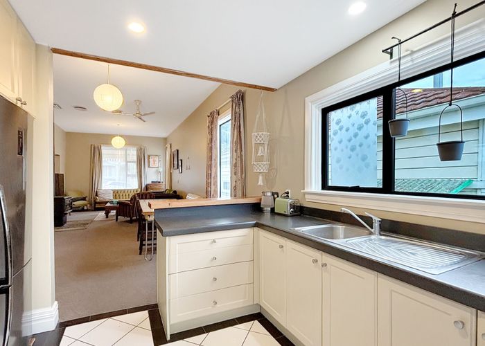  at 51 Oxford Street, Lyttelton, Lyttelton