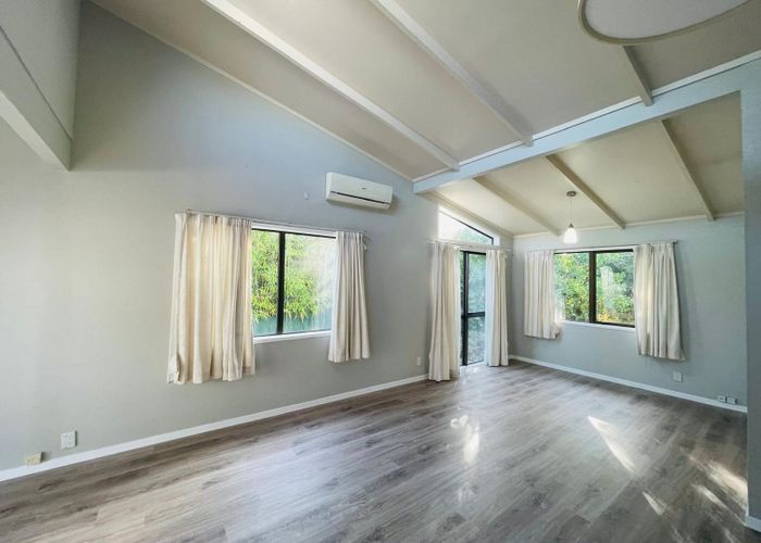  at 30 Mannering Place, Hillcrest, North Shore City, Auckland