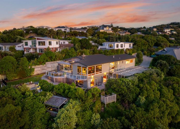 For sale 62 Kiriwai Road, Paremata, Porirua, Wellington homes.co.nz