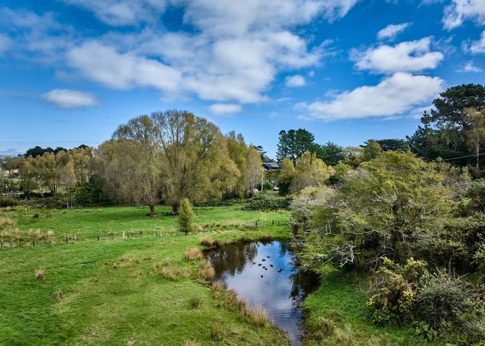  at 138 Paekakariki Hill Road, Pauatahanui, Porirua, Wellington