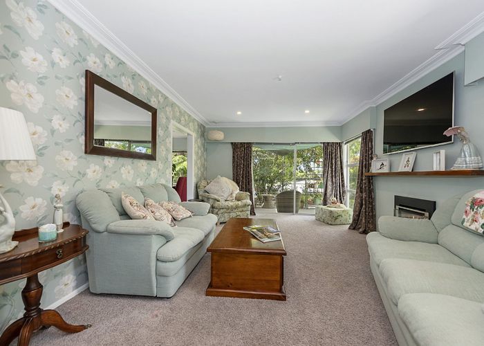  at 33 Hooker Avenue, Chedworth, Hamilton