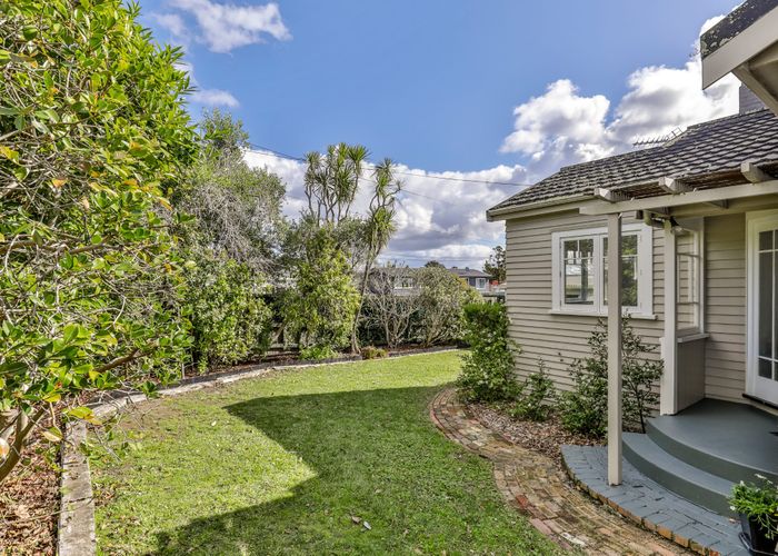  at 1/18 Bayswater Avenue, Bayswater, North Shore City, Auckland