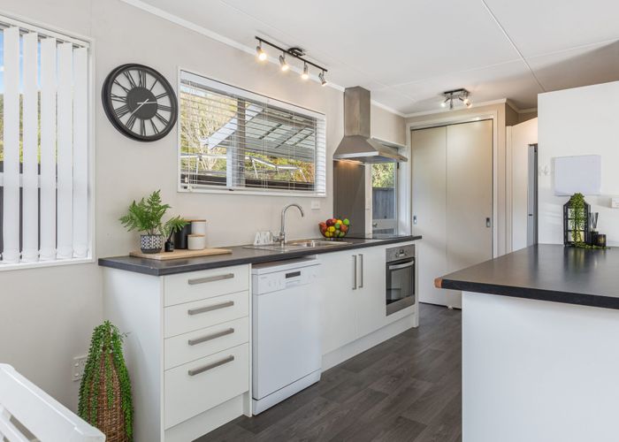  at 2/52 Tawhai Street, Stokes Valley, Lower Hutt