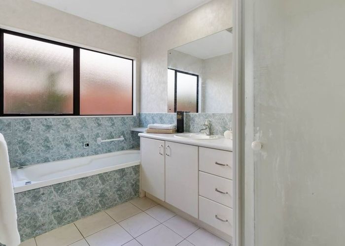  at 240 Botany Road, Botany Downs, Manukau City, Auckland