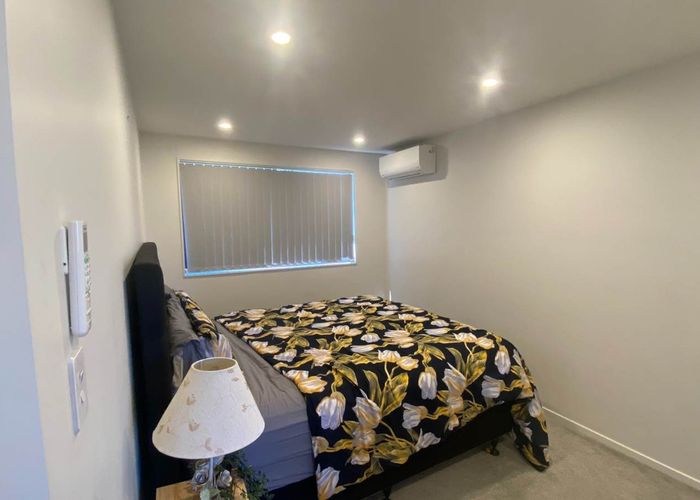  at 296D East Coast Road, Forrest Hill, North Shore City, Auckland