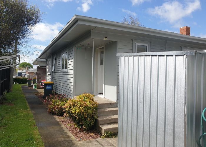  at 2/16 Cambridge Road, Manurewa, Manukau City, Auckland