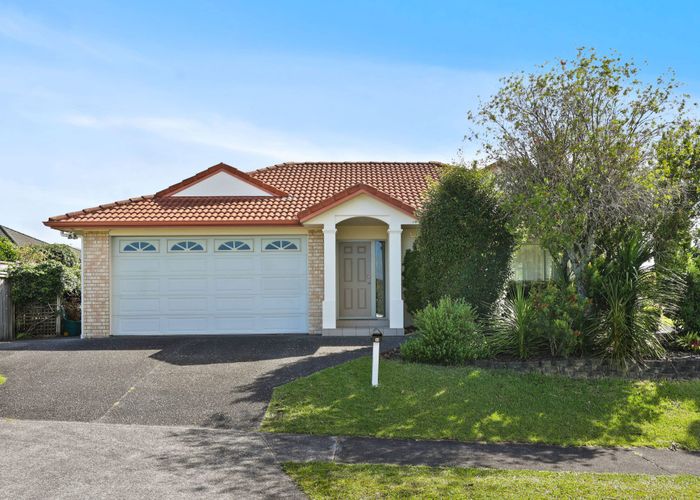  at 32 Highfields Terrace, Henderson, Waitakere City, Auckland
